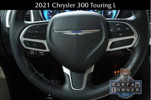 2021 Chrysler 300 Touring