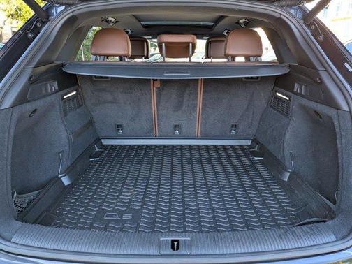 Moonlight Blue Metal 2019 Audi Q5 2.0T Premium Plus