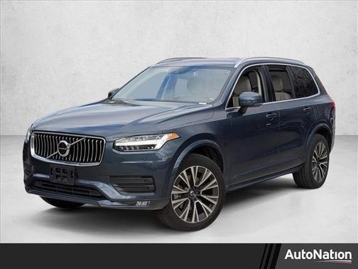2022 Volvo XC90 T6 Momentum
