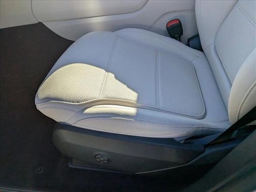 Cirrus Silver Metallic 2026 Mercedes-Benz GLC 300 Base