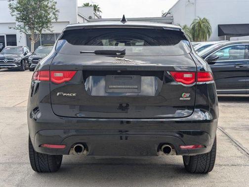 2018 Jaguar F-PACE S