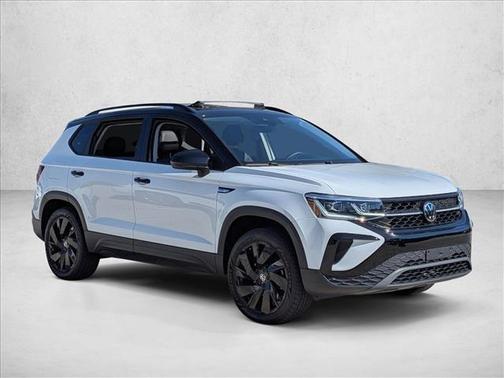 2024 Volkswagen Taos 1.5T SE Black