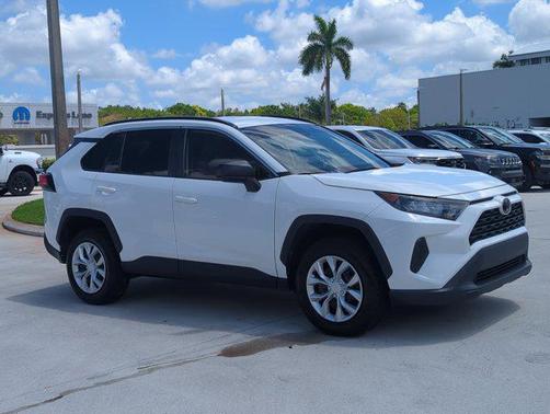 Super White 2019 Toyota RAV4 LE