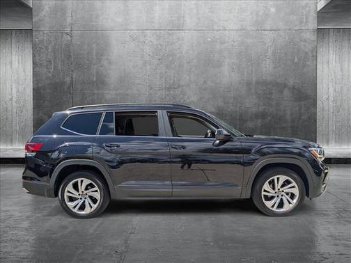 2022 Volkswagen Atlas 3.6L SE w/Technology