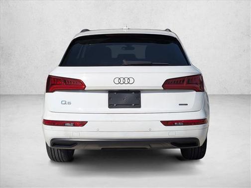2020 Audi Q5 45 Titanium Premium