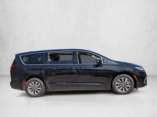 2022 Chrysler Pacifica Hybrid Touring L