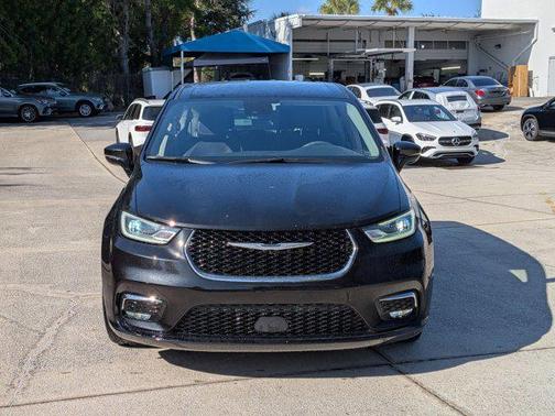 2022 Chrysler Pacifica Hybrid Touring L