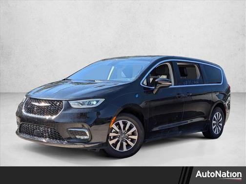 2022 Chrysler Pacifica Hybrid Touring L