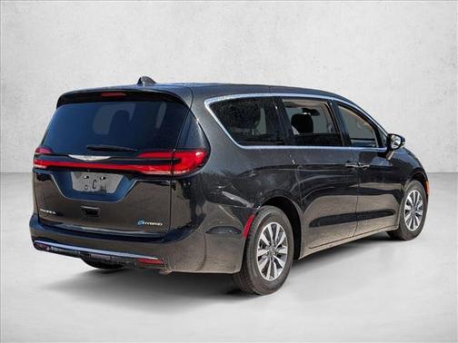 2022 Chrysler Pacifica Hybrid Touring L