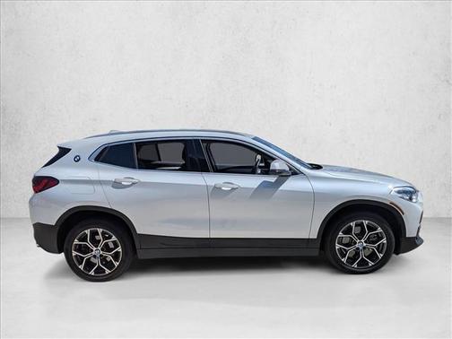 Alpine White 2023 BMW X2 sDrive28i