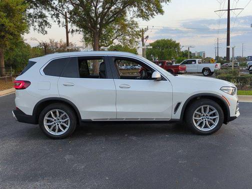 Alpine White 2023 BMW X5 sDrive40i