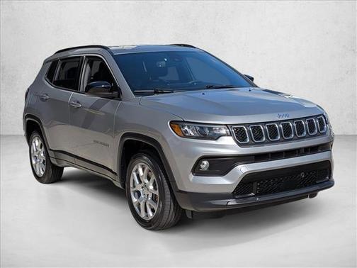 2023 Jeep Compass Latitude Lux