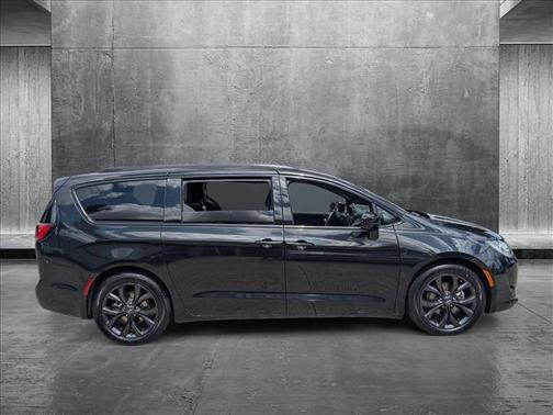2019 Chrysler Pacifica Touring-L Plus