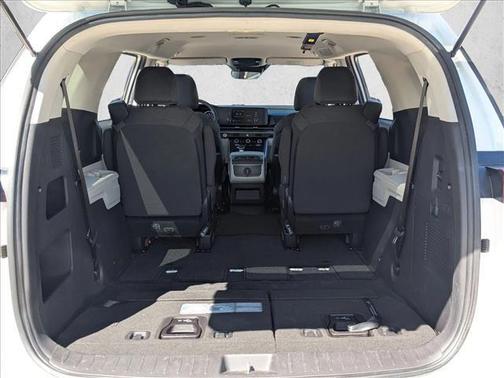 2022 Kia Carnival LX