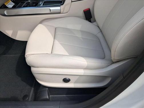 2025 Mercedes-Benz GLB 250 Base