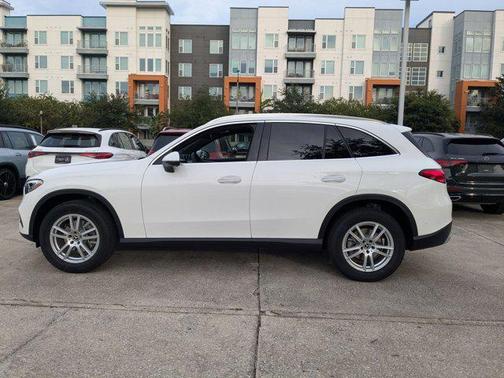 2026 Mercedes-Benz GLC 300 4MATIC