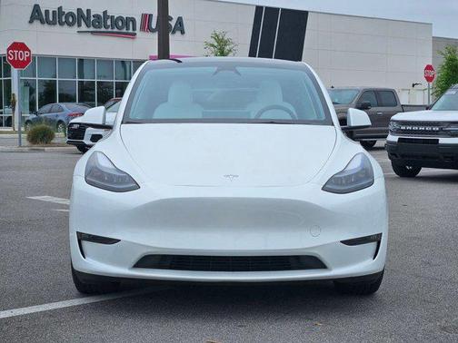 Pearl White Multi-Coat 2024 Tesla Model Y Performance Dual Motor All-Wheel Drive
