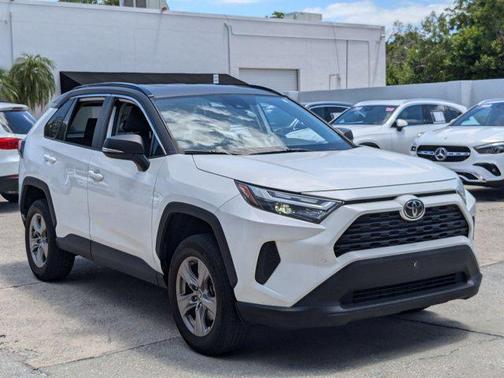 2022 Toyota RAV4 XLE
