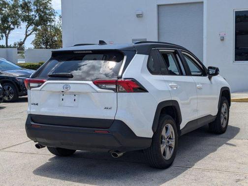 2022 Toyota RAV4 XLE