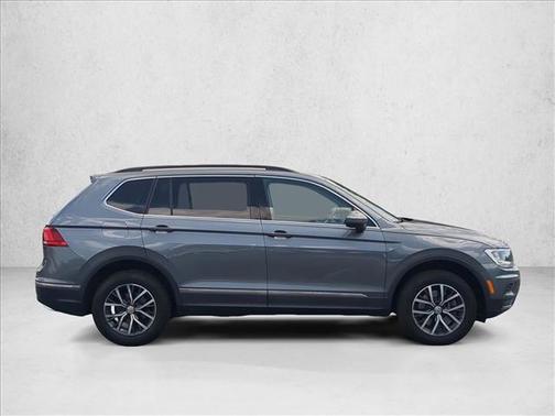 Platinum Gray Metallic 2020 Volkswagen Tiguan 2.0T SE