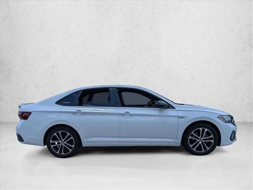 Pure White 2023 Volkswagen Jetta 1.5T Sport