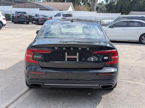 2022 Volvo S60 Recharge Plug-In Hybrid T8 Inscription