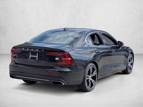 2022 Volvo S60 Recharge Plug-In Hybrid T8 Inscription