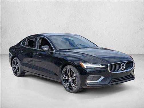 2022 Volvo S60 Recharge Plug-In Hybrid T8 Inscription