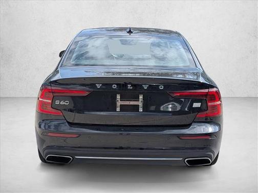 2022 Volvo S60 Recharge Plug-In Hybrid T8 Inscription