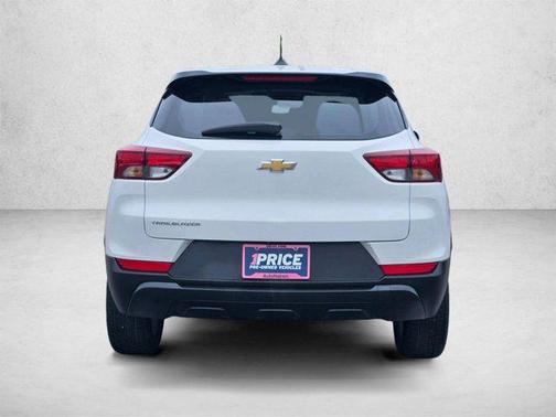 Summit White 2021 Chevrolet Trailblazer LS