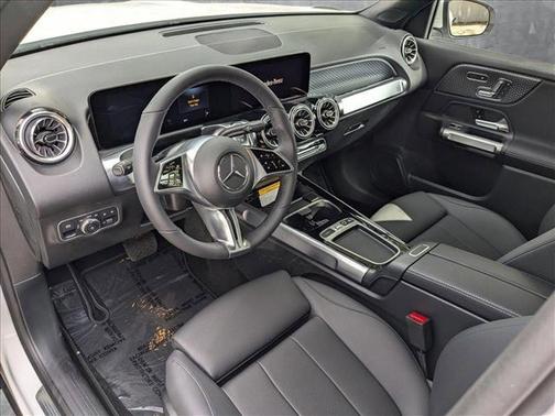 2025 Mercedes-Benz GLB 250 4MATIC
