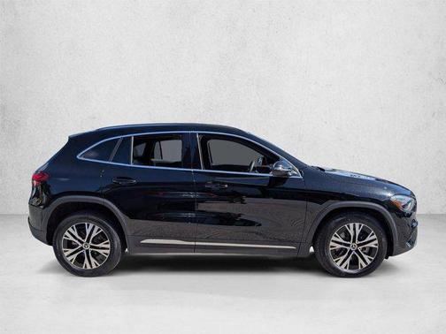 Night Black 2026 Mercedes-Benz GLA 250 4MATIC
