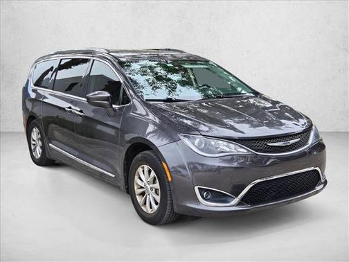 2018 Chrysler Pacifica Touring-L