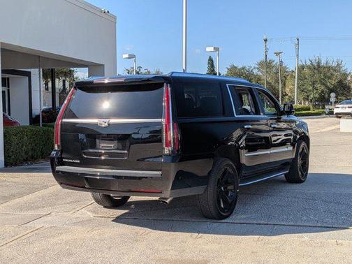 2018 Cadillac Escalade ESV Luxury