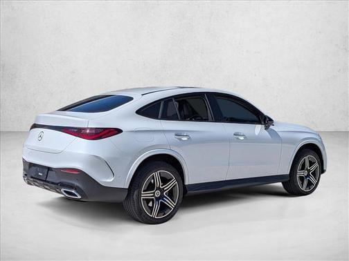 MANUFAKTUR Moonlight White Metallic 2025 Mercedes-Benz GLC 300 4MATIC Coupe