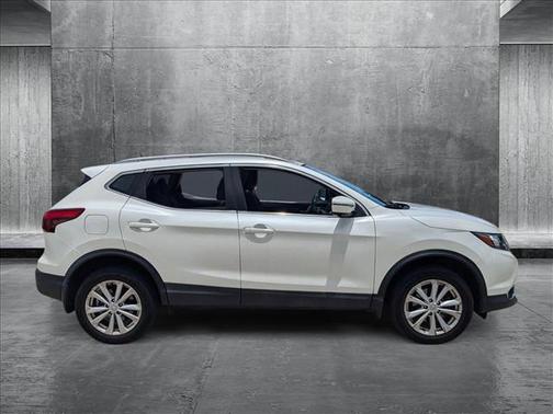 2017 Nissan Rogue Sport SV