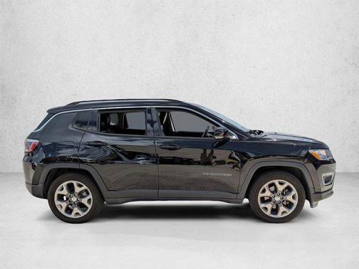 Diamond Black Crystal Pearlcoat 2020 Jeep Compass Limited