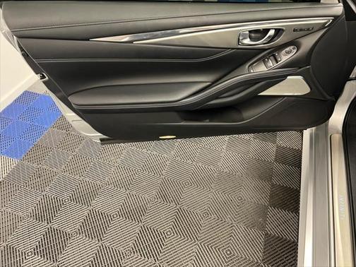2019 INFINITI Q60 3.0T LUXE