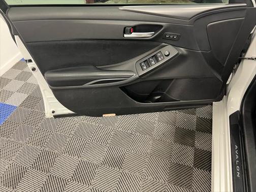 2019 Toyota Avalon Touring