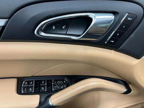 2016 Porsche Cayenne Cayenne