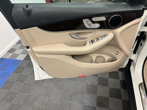 2021 Mercedes-Benz GLC 300 Base