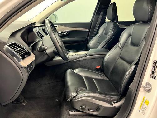 2022 Volvo XC90 T6 Inscription