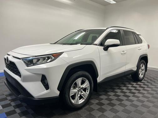 2020 Toyota RAV4 XLE