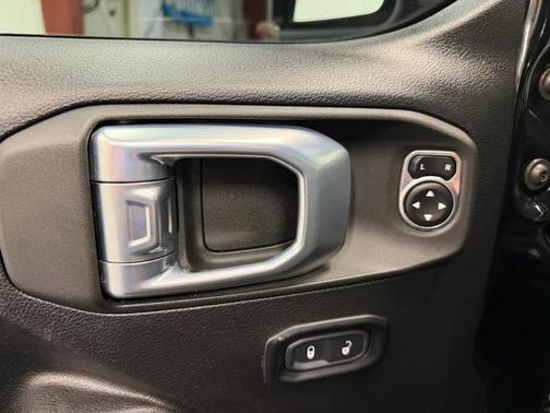 Black Clearcoat 2021 Jeep Wrangler Unlimited 80th Anniversary 4x4