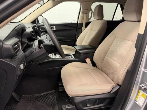 Iconic Silver Metallic 2021 Ford Explorer Base 4WD
