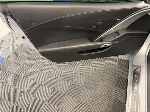 Blade Silver Metallic 2018 Chevrolet Corvette Stingray Z51