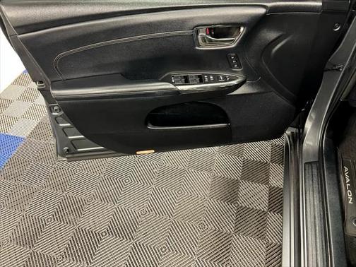 2018 Toyota Avalon Touring
