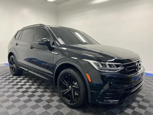 2023 Volkswagen Tiguan 2.0T SE R-Line Black