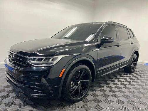 2023 Volkswagen Tiguan 2.0T SE R-Line Black