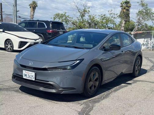 2023 Toyota Prius LE